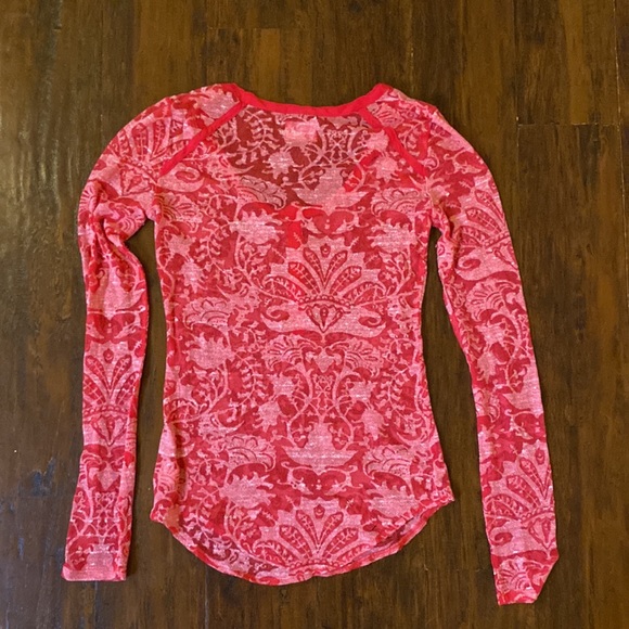 Free People Intimately Label  Red Paisley Long Sleeve Top Size XS - Picture 7 of 8